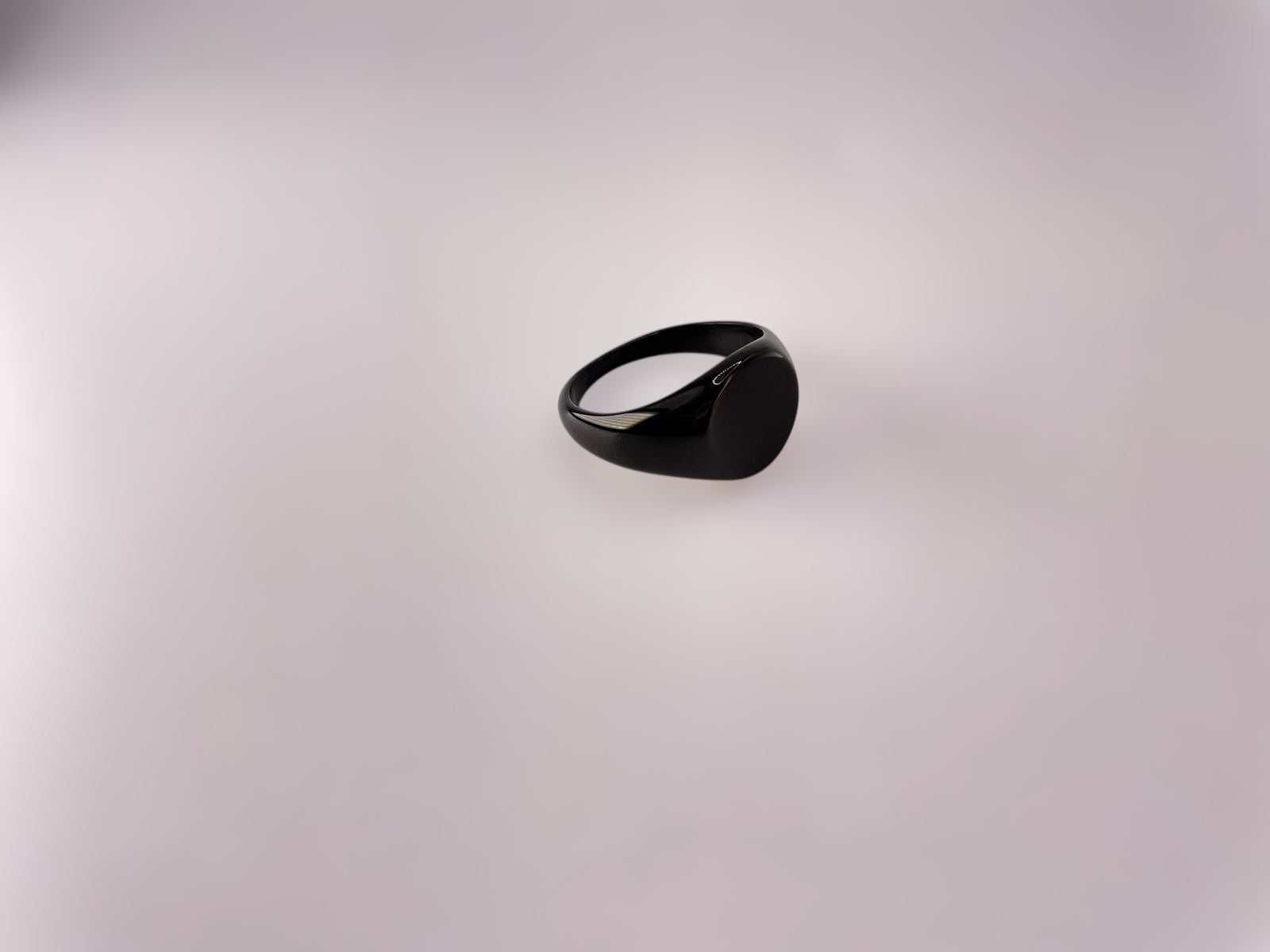Round Signet (Black)