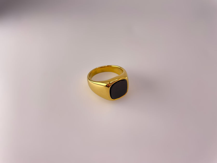 Onyx Signet (Gold)